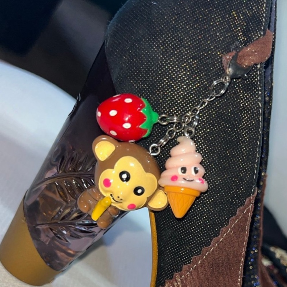 Irregular Choice Black and Brown Heels with Bow - Picture 4 of 6